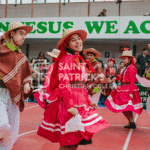 Alumnos de Saint Patrick's en danza folclórica durante el Folk Fest